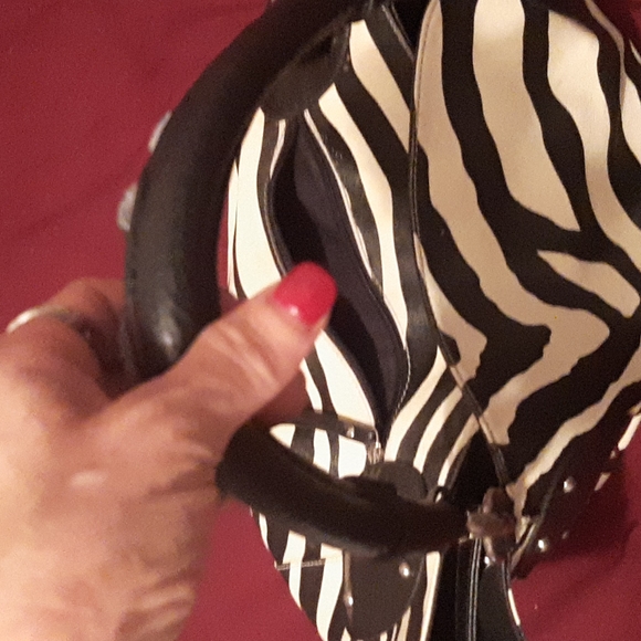 Purse - Picture 2 of 3